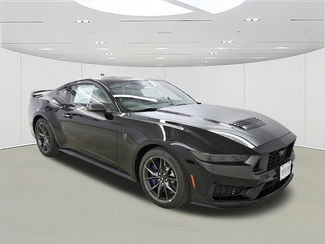 2025 Ford Mustang Dark Horse